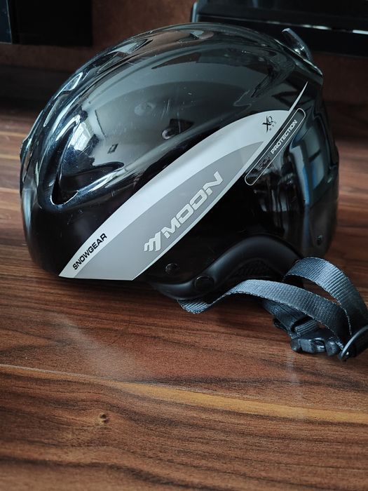 Лижні шоломи giro,moon