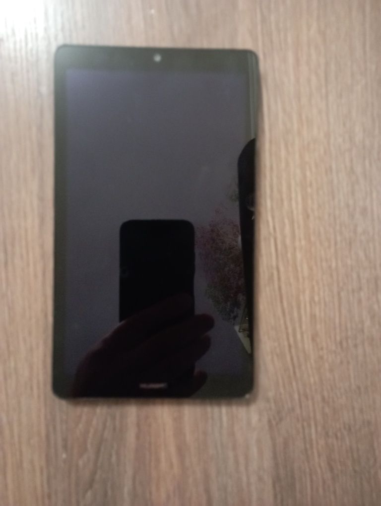 HUAWEI BG2-W09 Планшет