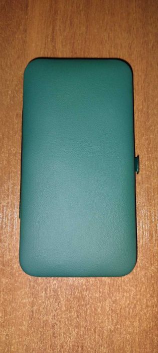 Професійний набір для догляду за нігтями.