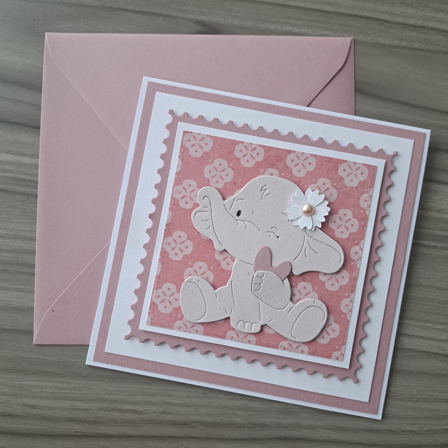 Personalizowana kartka dla dziewczynki na roczek, z okazji narodzin