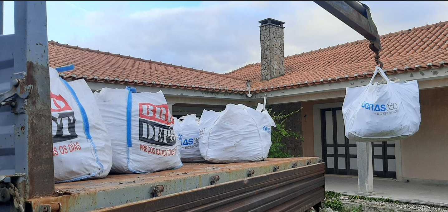 Limpeza de terrenos, recolha de entulhos e pequenas obras