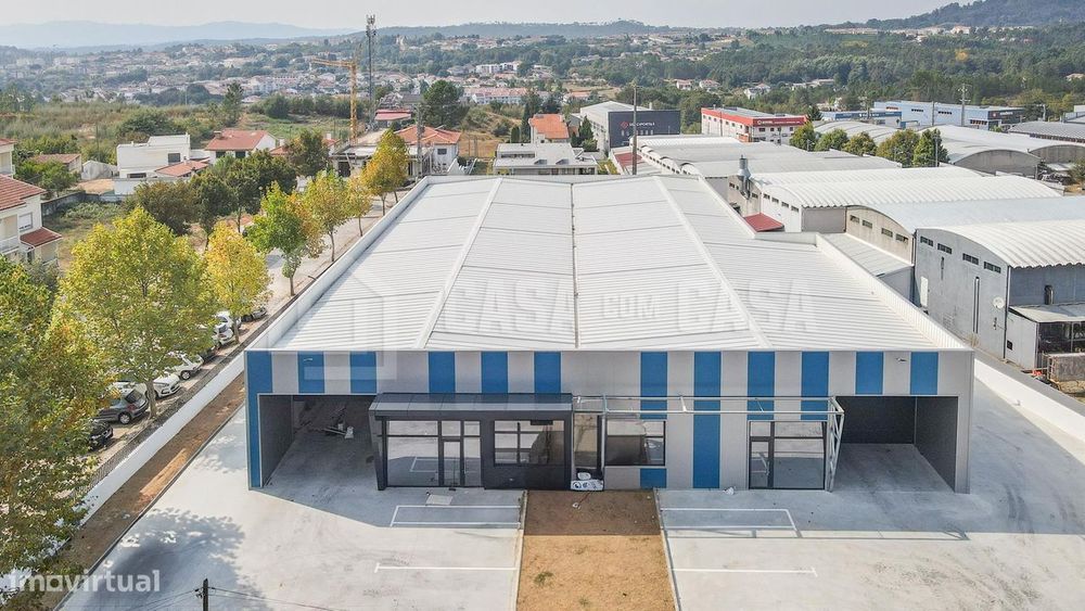 Armazém B Zona Industrial Santiago