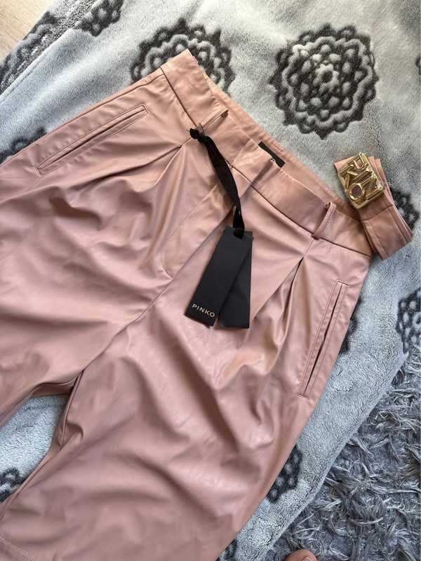 Różowe spodnie z ekoskóry Pinko spodnie z paskiem 38