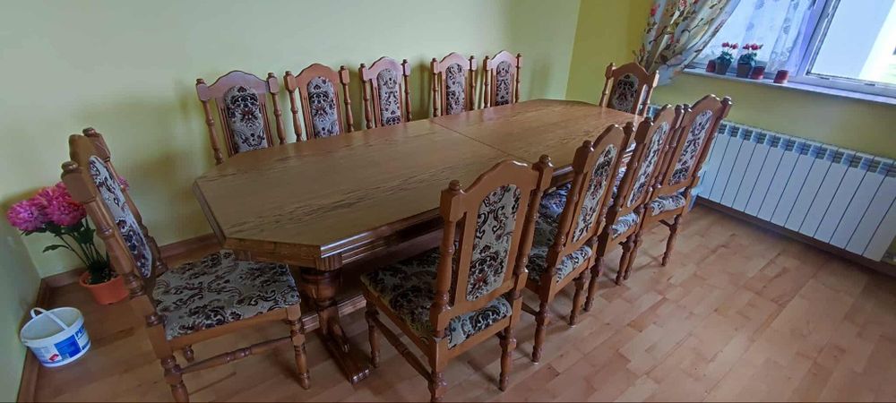 Duży stół rozkładany+12 krzeseł