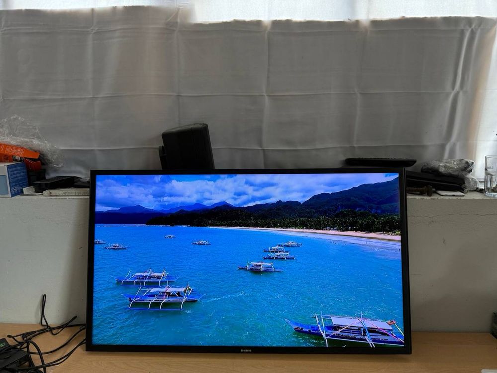 Телевізор Samsung 40’’ Full HD / Smart TV / T2