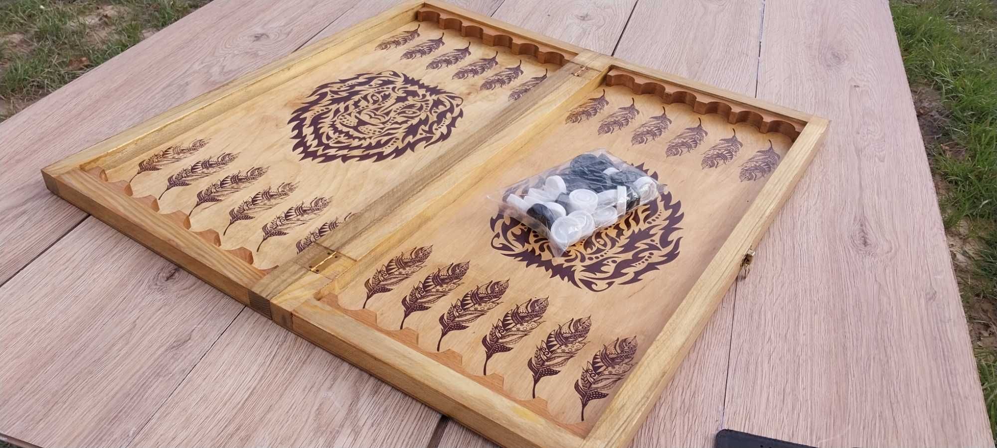 Нарды классические в комплекте фишки с кубиками