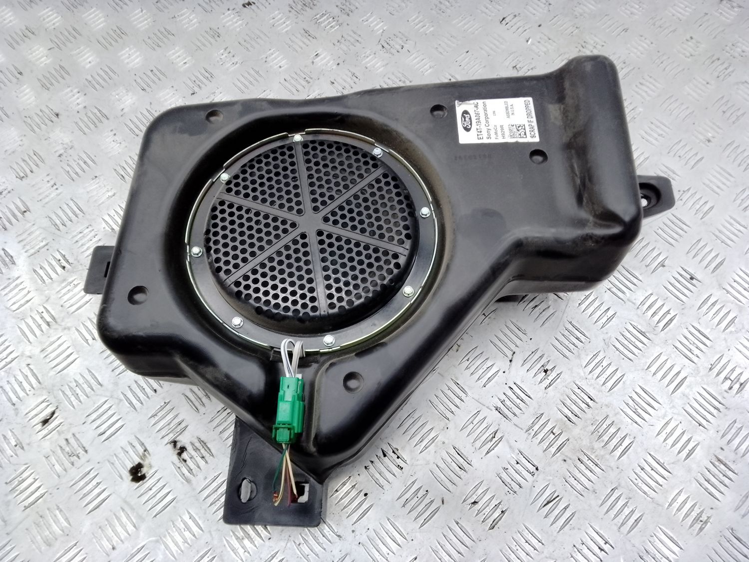 Сабвуфер ET4Z18808E для Ford Edge MK2 2014-2023