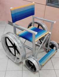 Пляжний інвалідний візок  по піску і купання в морі