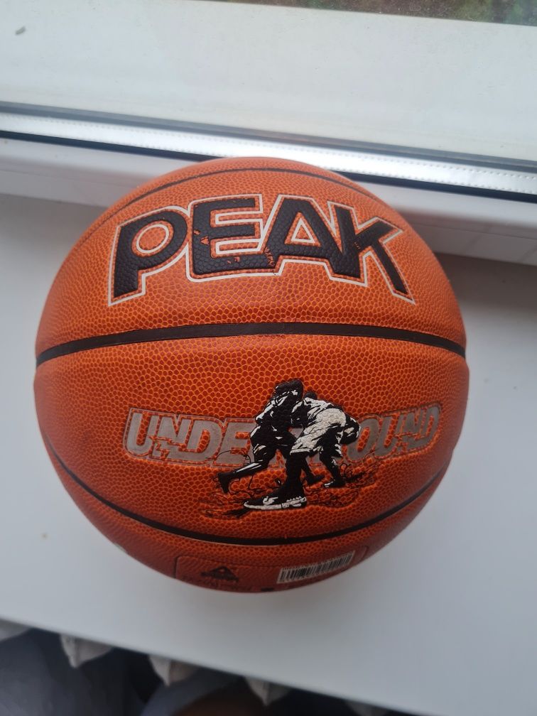 Баскетбольный мяч peak