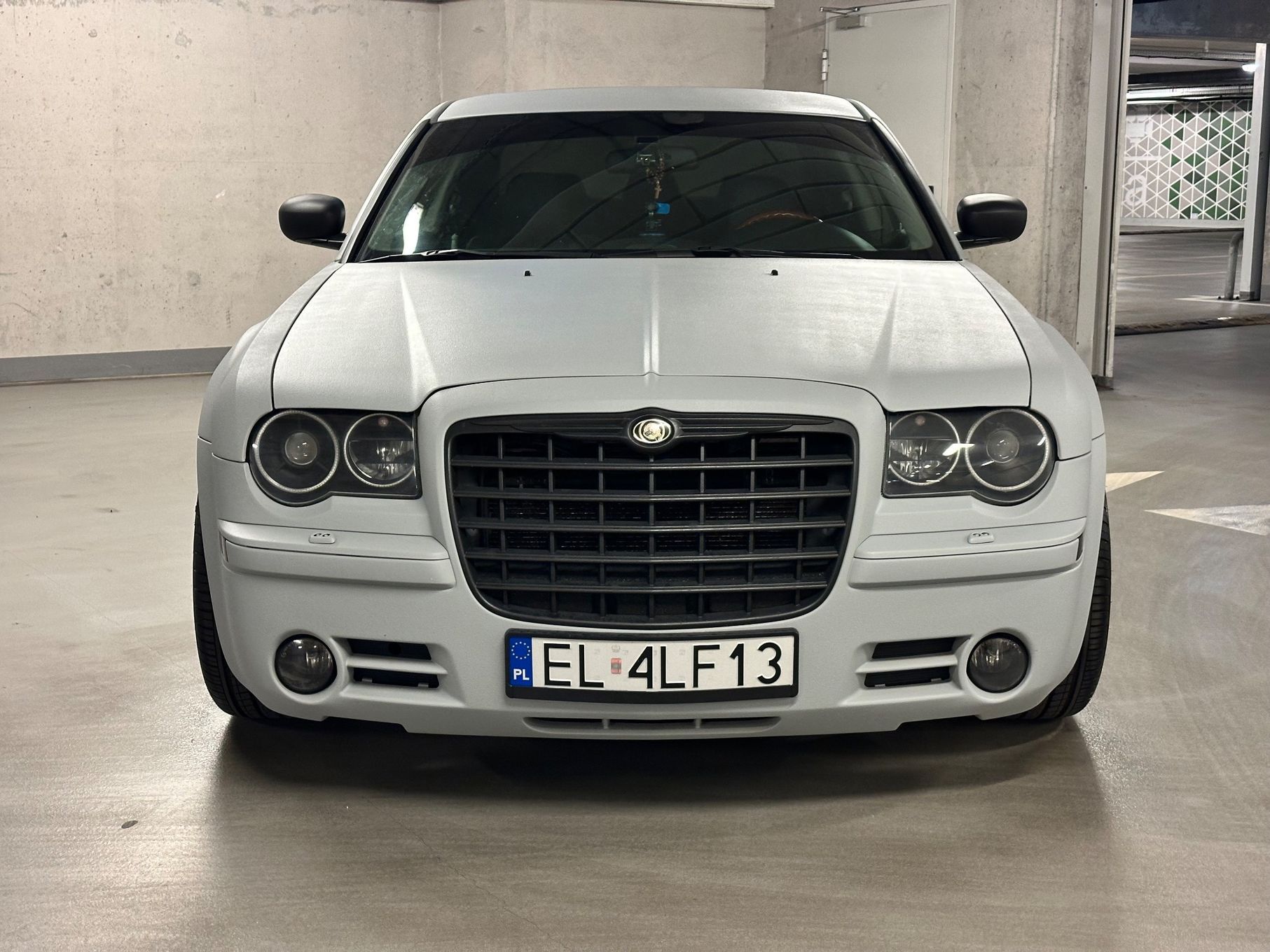 Chrysler 300C Chrysler 300C RWD 5.7 Hemi + LPG - Po blacharce doinwestowany zamiana