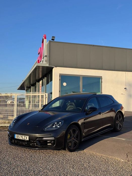Porsche Panamera Sport Turismo 4 E-Hybrid Platinum Edition PDLS