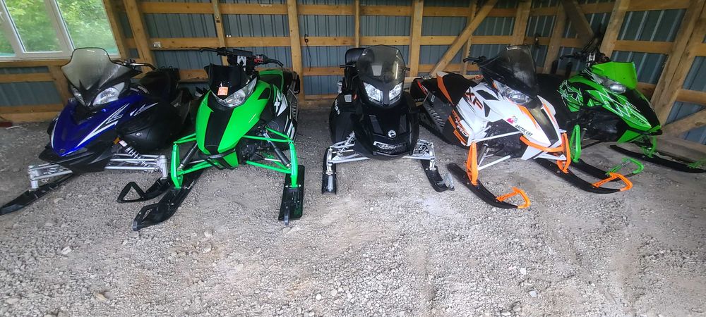 Skuter sniezny Arctic Cat  800 Skidoo  Yamaha