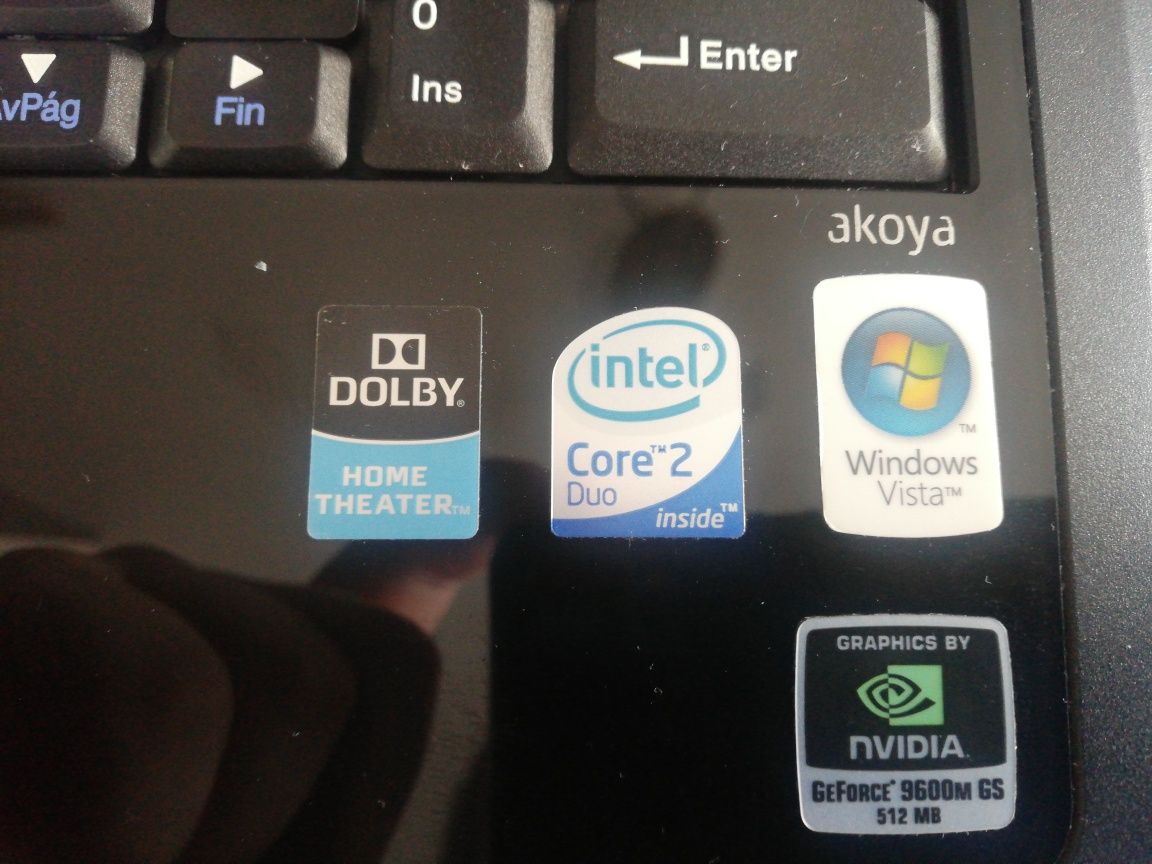Laptop medion akoya p8610 core 2 duo gf 9600m 512mb 4gb ram