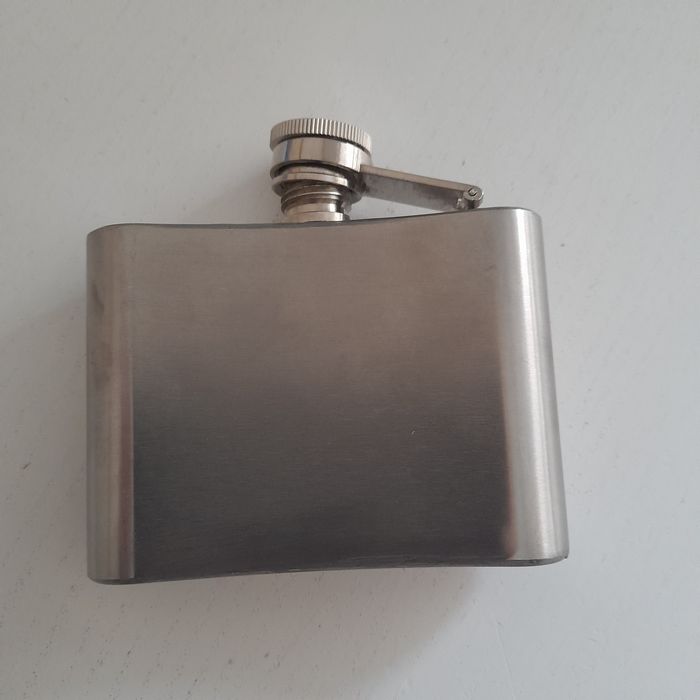 Garrafa whisky metalica