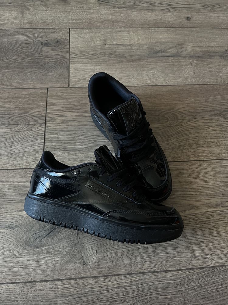Жіночі оригінальні шкіряні кросівки (кеди) Reebok zara