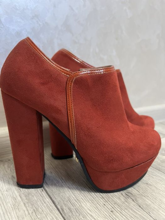 Чоботи ботфорти ботильйони 38р