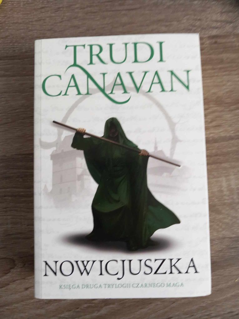 "Nowicjuszka"- Trudi Canavan