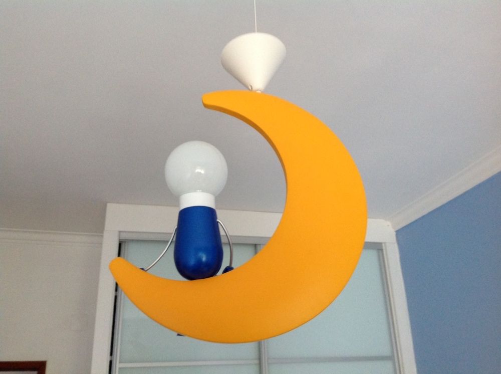 Candeeiro para quarto de criança