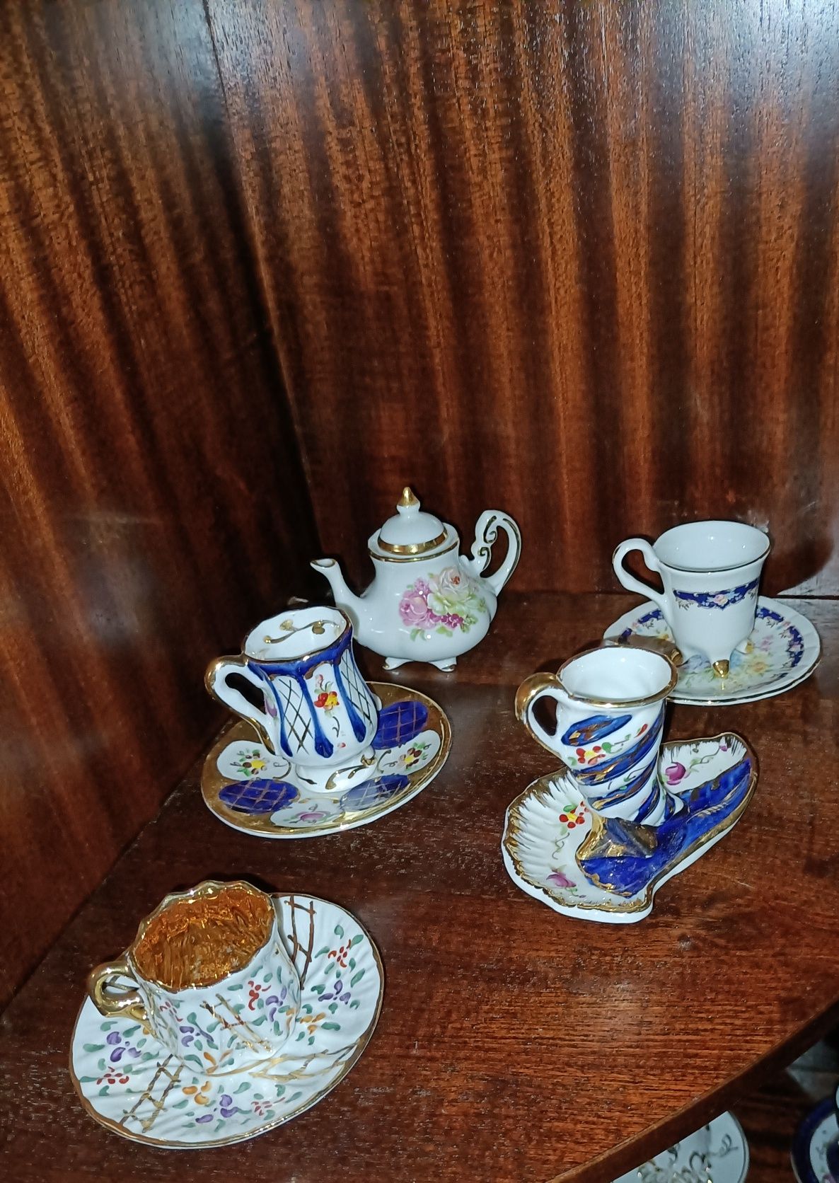 Miniaturas de porcelana decorativa