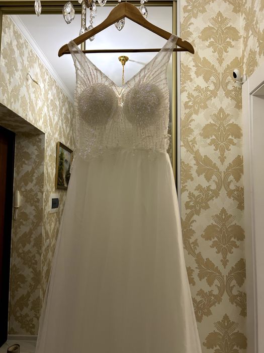 Продам плаття біле весільне