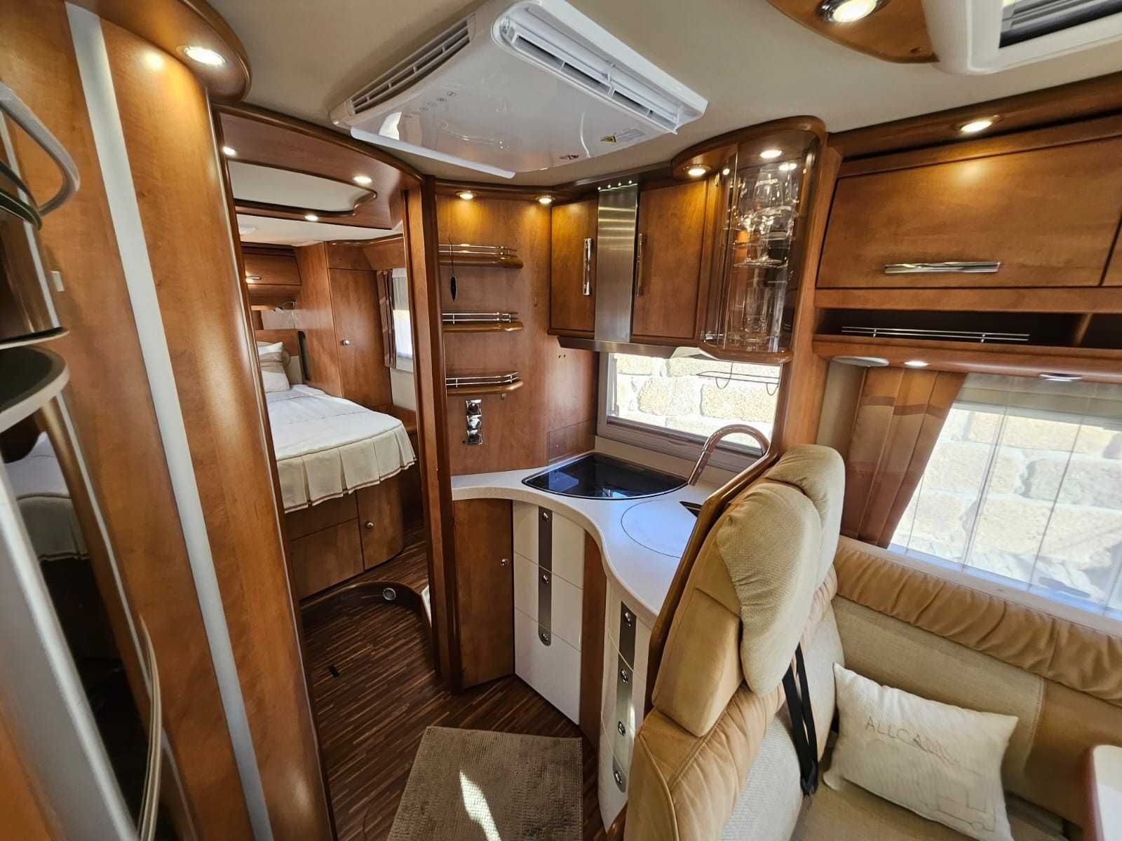 Carthago Chic Line 3.0 / 180 CV / Cama central / AC na cabine