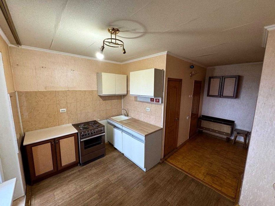 Продам 2 к вул Червоної Калини 22  Троещина