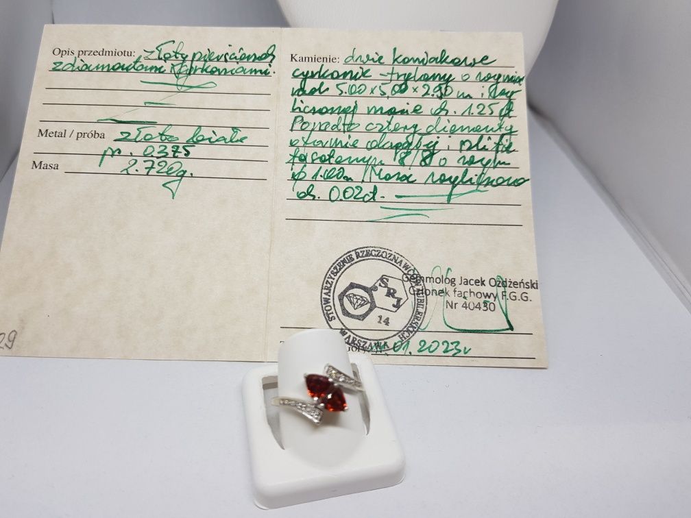 Złoty pierścionek z cyrkoniami i diamentami złoto 375 Rozmiar  14