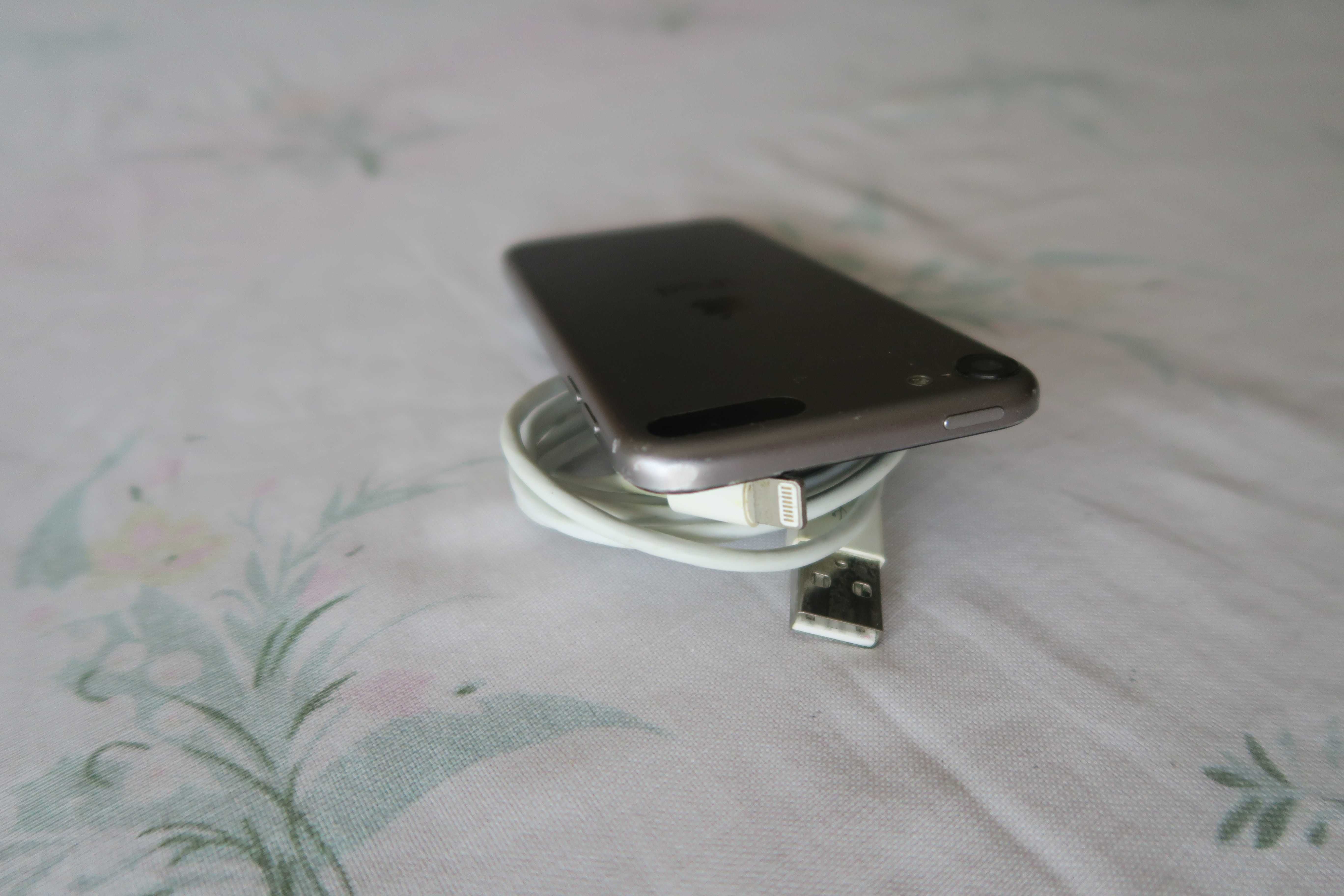 Apple iPod Touch 6. Generation A1421