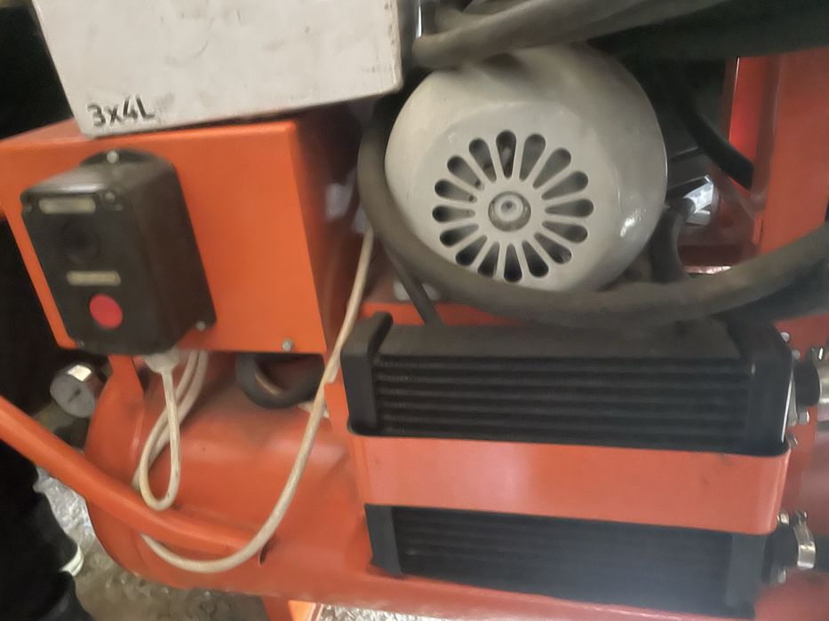 Продам повiтряний компресор