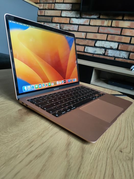 MacBook Air M1 13,3