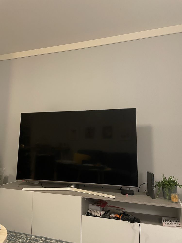 Televisão Hisense ou peças de TVH65U8B 65″ ! Não da imagem