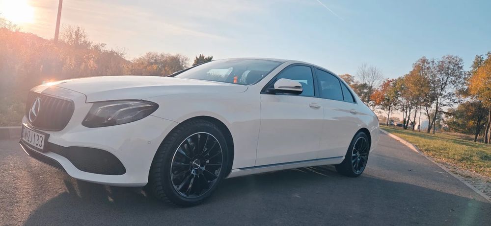 Mercedes-Benz Klasa E Piękny mercedes W 213 biała perła