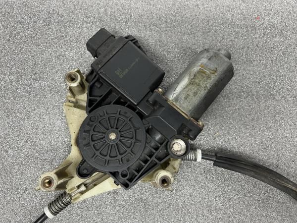 Elevador vidros trás esquerdo MITSUBISHI Carisma Hatchback (DA_)