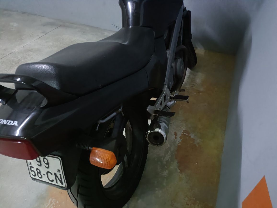 Vendo Honda NTV 650