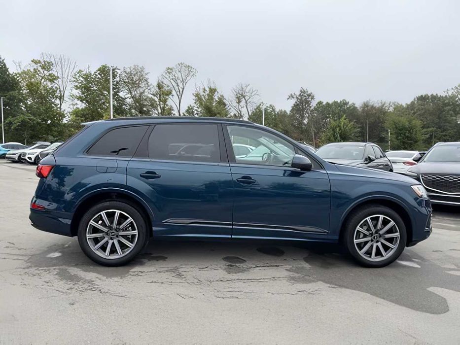 Audi Q7      2022