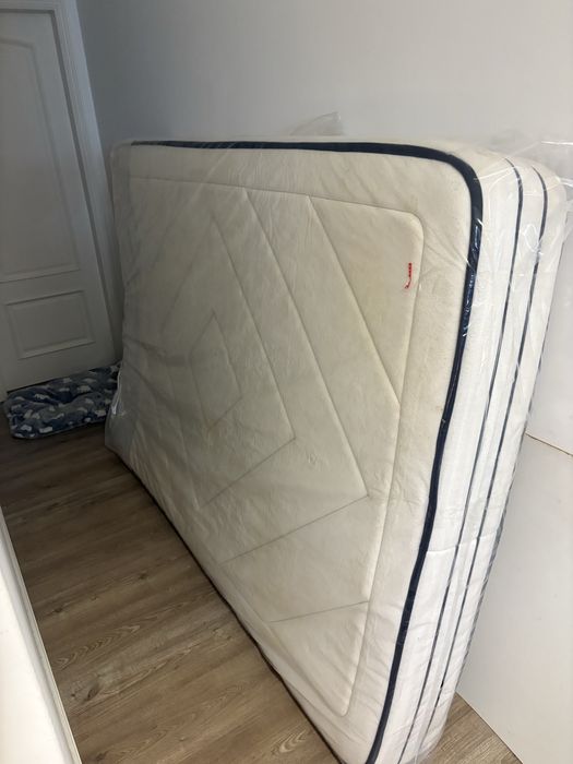 Colchao cama de casal em otimo estado