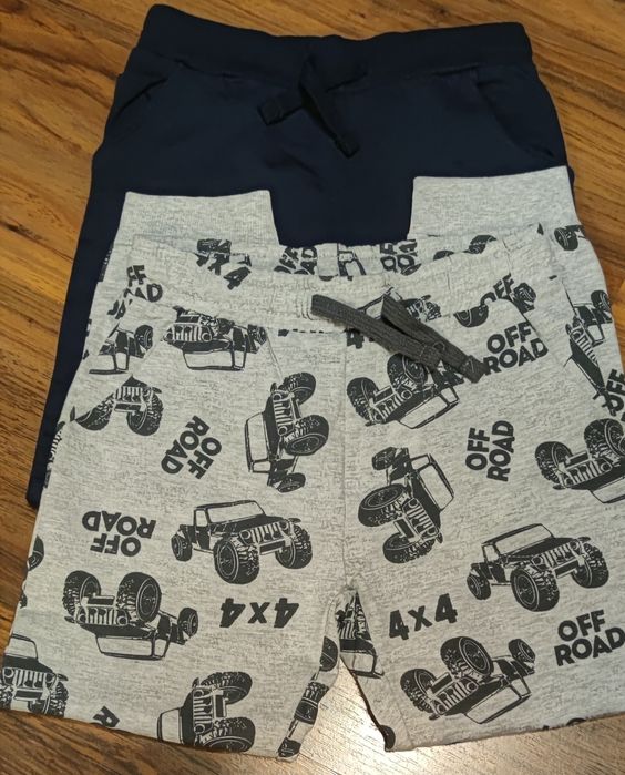 Spodnie dresowe chłopięce 122 cm