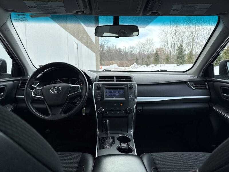 2017 Toyota Camry SE