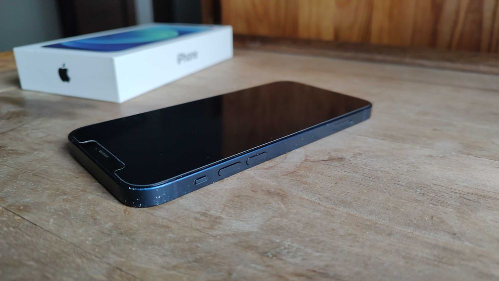 iPhone 12 128GB 5G - bardzo dobry stan + szkło hartowane + etui