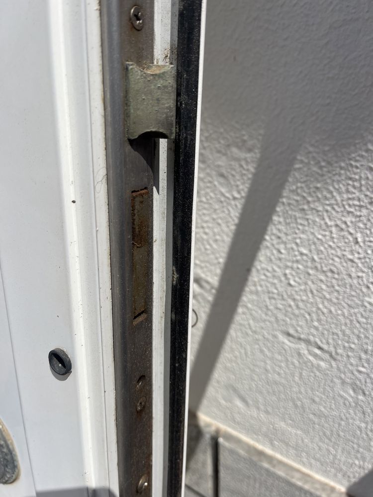 Porta de aluminio em folha dupla