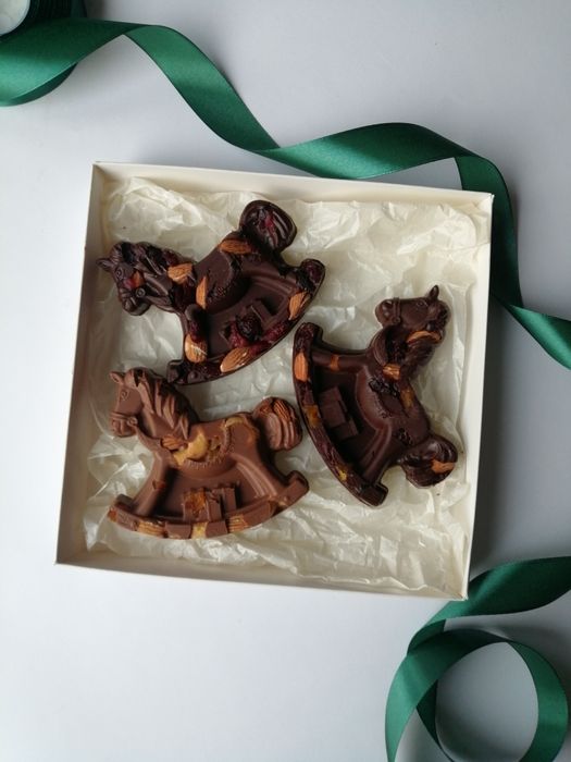 Шоколадні подарункові набори до новорічних свят