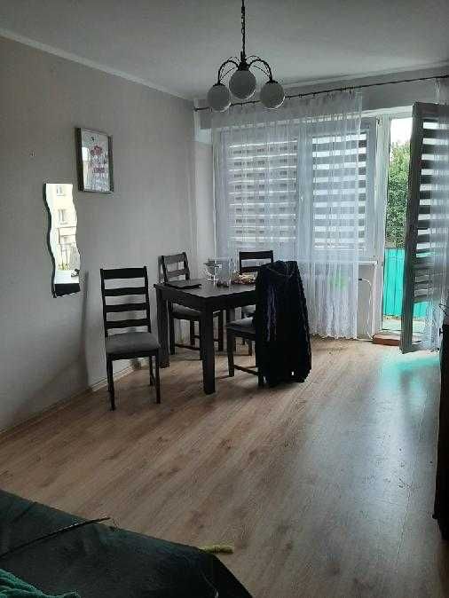 Sprzedam mieszkanie w bloku w centrum Torunia. Bezpośrednio.