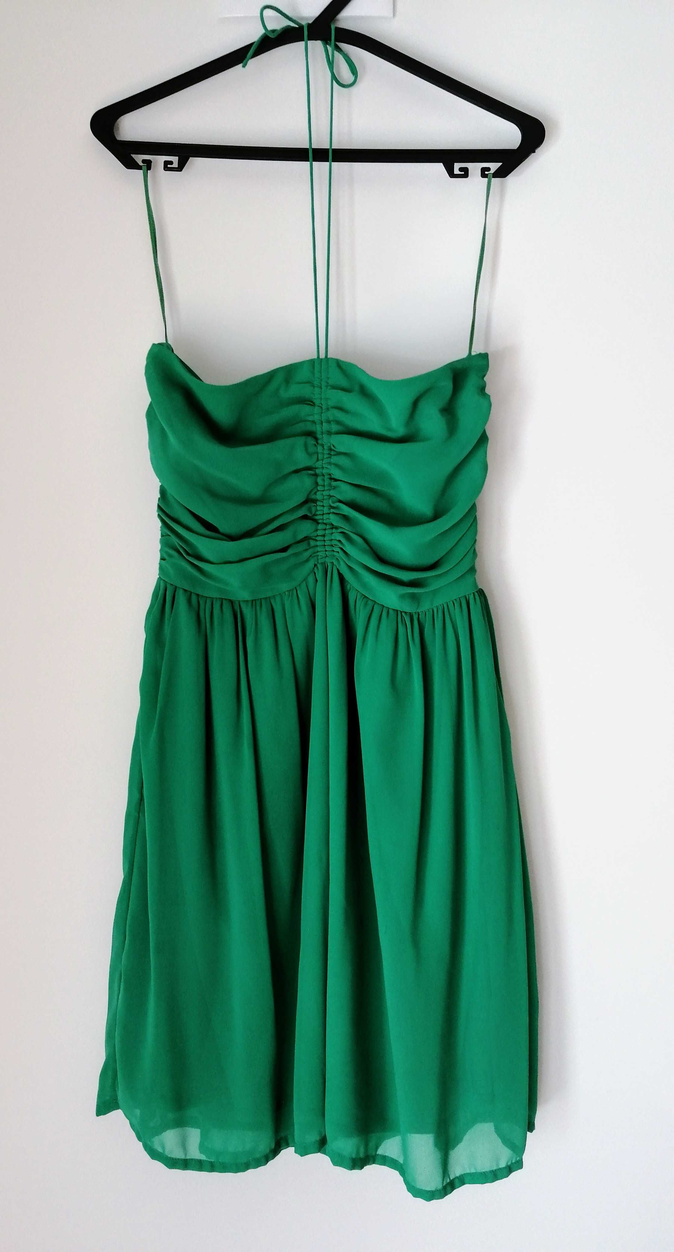 Vestido verde cai cai com atilho ao pescoço