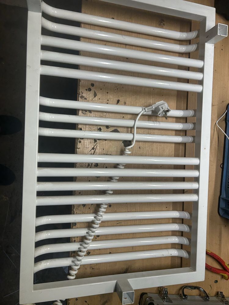 Kaloryfer łazienkowy elektryczny