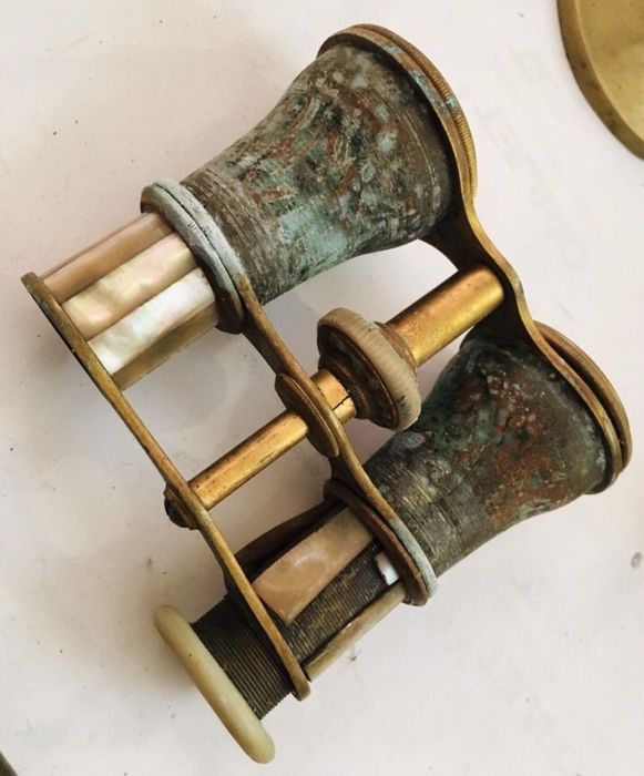 Binóculos RAROS vintage antigos - madre pérola e metal