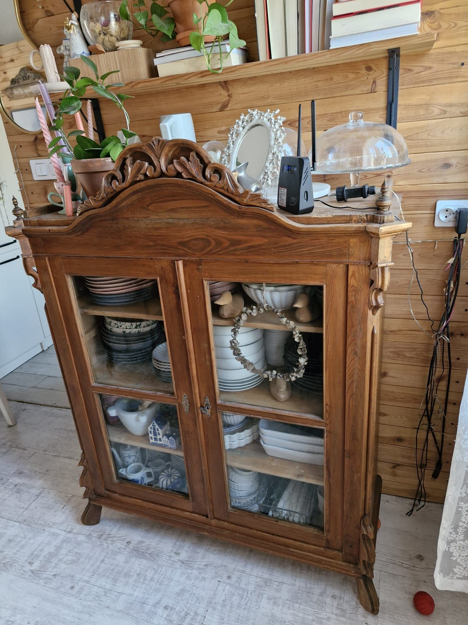 Piękna Drewniana komoda witryna vintage ludwik