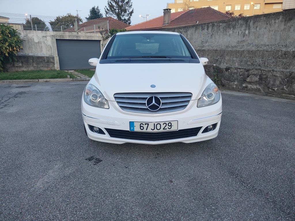 Mercedes B180 Caixa Automática