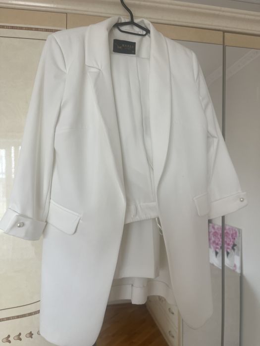 Брючний костюм.