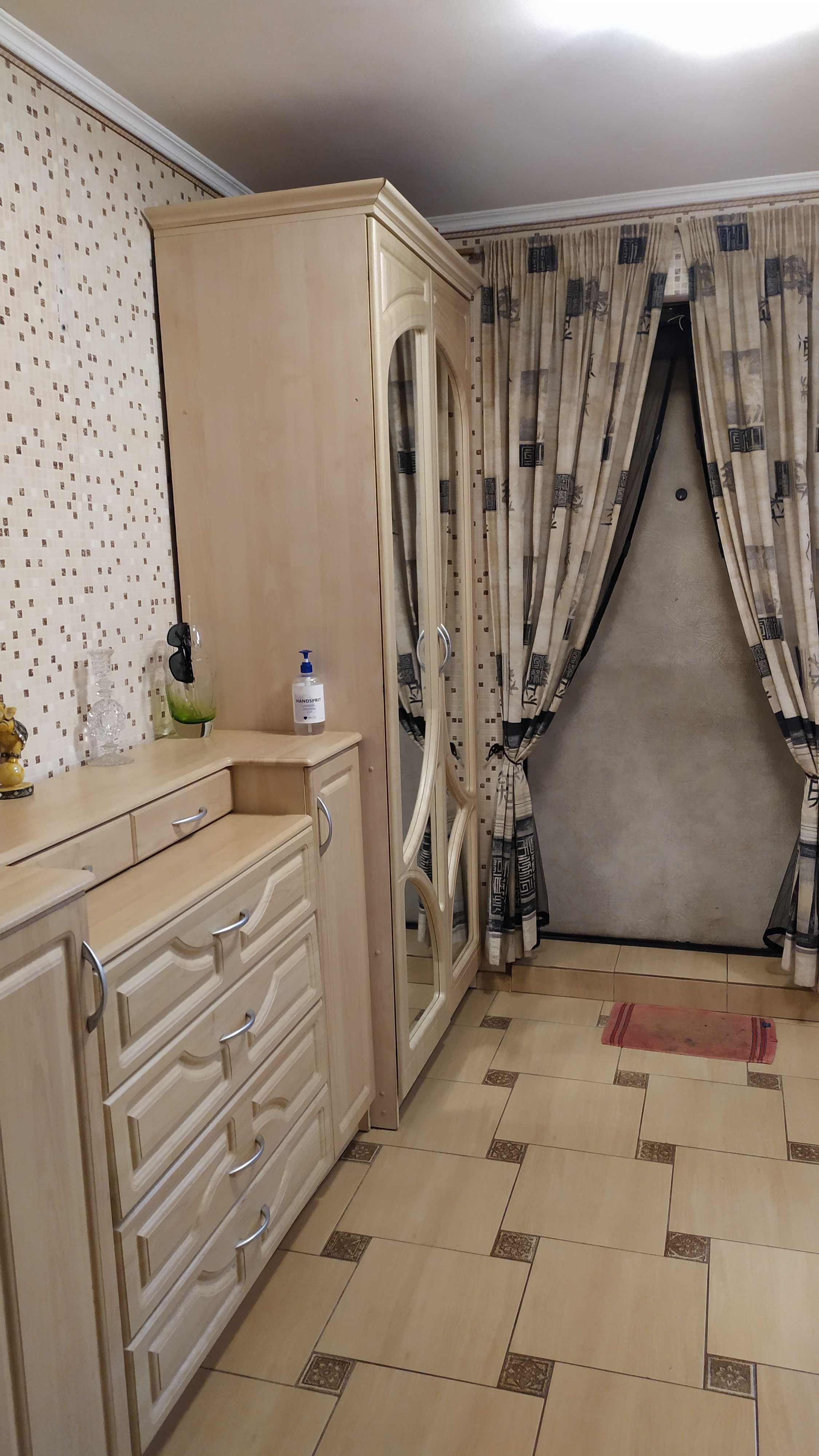 Будинк +гараж33кв.м , Демеевка Голосіево вул.Карпатська січ Совки