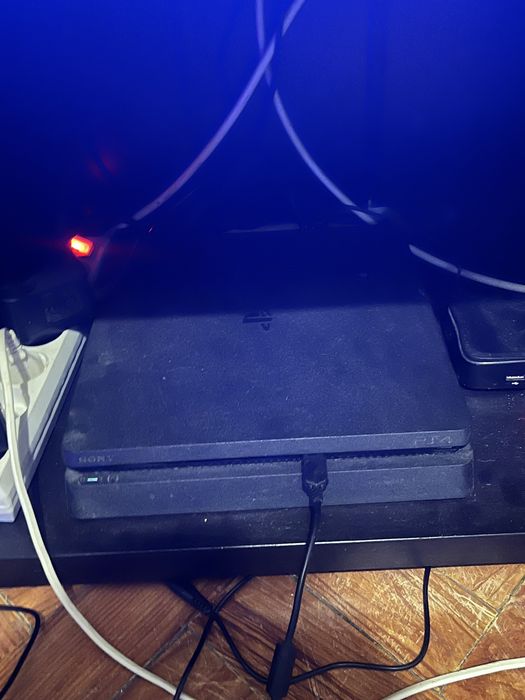 Ps4 slim 500 gb + conta psn com jogos populares